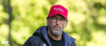 3. Liga: Vor Duisburg-Spiel: Cottbus-Trainer Wollitz lässt Zukunft offen