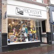 英和画像辞典：(reprezent)の意味は画像で解説！見るだけで「reprezent」の意味が分かる・覚えられる 