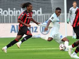 Ligue 1. Trop inoffensif, pas assez solide, un petit Racing Club de Strasbourg s'incline à Nice (2-1) : revivez le direct — dna.fr