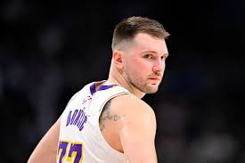 Lakers Coach Announces Luka Doncic Injury Update Before Warriors Game
