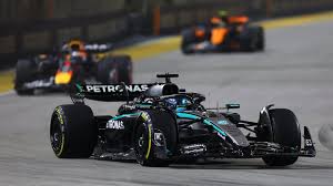 F1: Verstappen vs. McLaren, Tensión en Singapur ¡Título en Juego! - Imagen principal del artículo