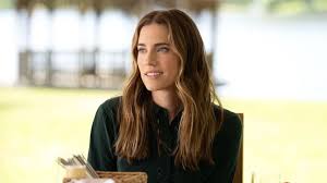 Hilarious Allison Williams' Outtakes from 'Regretting You'