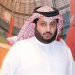 تركي آل الشيخ يكافئ لاعبي