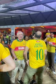 Carnaval 2026: famosos no segundo dia de desfile no Anhembi - 14/02/2026 - F5