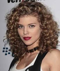 Imagini pentru haircuts for curly hair