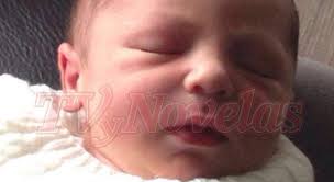 Herec Manolo Cardona a jeho manželka Valeria Santos se stali rodiči. Jejich syn Gael Cardona Santos se narodil 12. prosince císařským řezem v Bogotě. - manolo-cardona-hijo