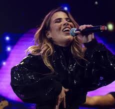 Wanessa Camargo rasga elogios para Zezé Di Camargo: - Muito brilhante