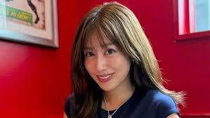 【 中川安奈 】私服コーデで東京・人形町のグルメバーガーを堪能 ファン反響「ジーンズがお似合い 」「笑顔が素敵です」「何しても絵になる」