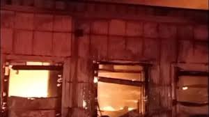 Incendio consume almacén de procesadora de pollos en Lagos de Moreno