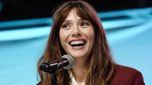 ¿Bebé Marvel en camino? Elizabeth Olsen desata rumores de embarazo tras aparecer en aeropuerto de Los Ángel...