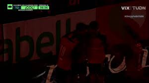 ¡Qué golazo del 'Loquito' Abreu! El atacante se quita a dos y define de forma magistral para el 2-0