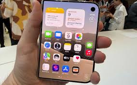 Pourquoi Apple a adopté le nom Duo pour son premier modèle d’iPhone pliant — Le Parisien