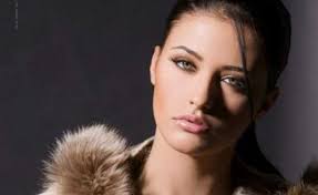 Imagini pentru femei frumoase ROMÂNIA