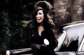 Résultat de recherche d'images pour "amy winehouse morte"