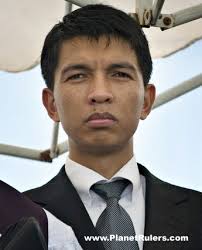 Andry Rajoelina. Un discours d&#39;au revoir. « Je déclare solennellement et devant toute la nation que je confirme ma décision prise le 12 mai 2010, ... - Mly-Andry-Rajoelina