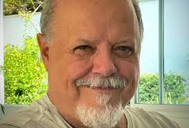 Ator Roney Facchini, de 'Rá Tim Bum' e 'Bang Bang', morre aos 73 anos; famosos lamentam