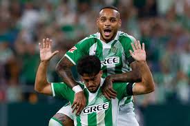 El Betis vence a un Málaga que dio la cara, pero sigue sin ganar (2-1)