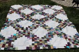 Résultat de recherche d'images pour "scrappy irish chain quilt pattern"