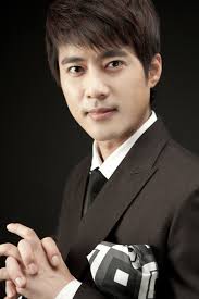 JunJin of Shinhwa&#39;s contract expired on the 24th of June, as did his father Charlie Park&#39;s ... - 201208131635521