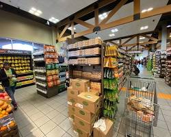 Image of Erewhon grocery store