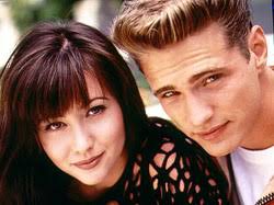 Brandon and Brenda Walsh 90210 fans (many of whom are really just Beverly Hills, 90210 fans, now older but perhaps not wiser in their TV choices) have been ... - brandon_brenda_walsh