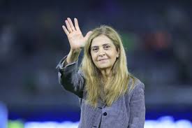 Leila, do Palmeiras, ironiza Bap por acordo do Maracanã para shows: "Flamengo quer largar o futebol?"