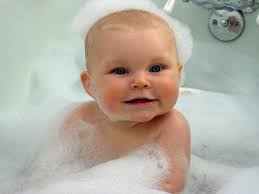 BANYO YAPAN BEBEK ile ilgili görsel sonucu