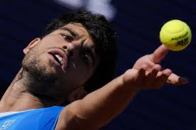 Alcaraz, baja en Wimbledon y Queen’s
