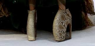 Resultado de imagem para SAPATOS DA LADY GAGA