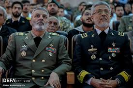 عکس دو تن از فرماندهای عالی رتبه ارتش در عاشورای سال ۱۳۸۰