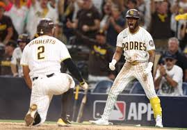 San Diego fuerza cuarto juego ante Milwaukee