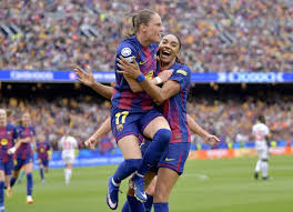 🤩 Barcelona reach the Women's Champions League final!