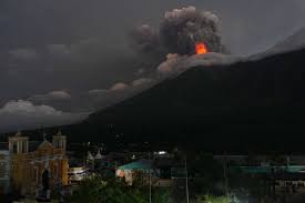 Guatemala en alerta por el incremento de actividad en el Volcán de Fuego