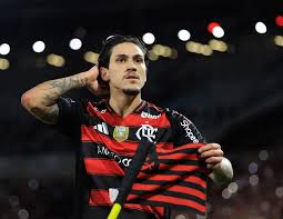 Pedro comunicou torcida do Flamengo que vai vestir nova camisa
