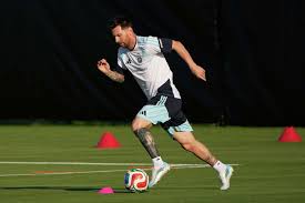 Argentina vs. Iceland: Pre-World Cup Friendly Amidst Torrential Rains and Key Player Updates