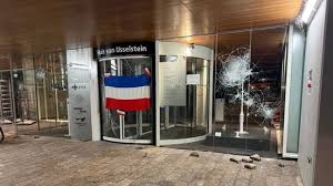 Stadhuis en theater IJsselstein vernield