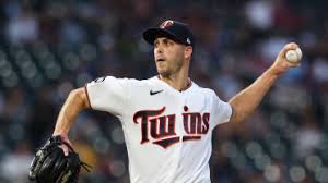 Twins reunite with former closer Taylor Rogers on one-year deal (source)
