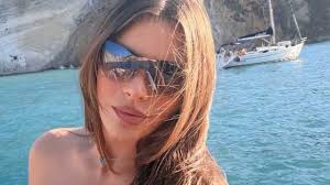 Sofia Vergara’s Body-Hugging Dolce & Gabbana Dress Has a Sky-High Slit