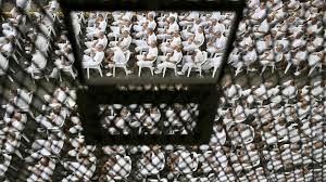 Amnistía Internacional pide a primera dama de El Salvador diálogo con madres de detenidos