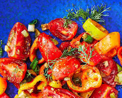 Colorful bell peppers in Middle Eastern saladの画像