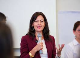 Este viernes cierra registro a beca universitaria: Gaby Molina