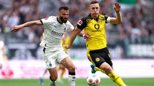 Tabakovic trifft spät: Gladbach jubelt gegen schwachen BVB über Klassenerhalt