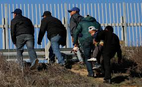 Sentencian a mexicana en Texas por tráfico de personas; pasará más de 3 años en prisión