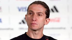Flamengo anuncia saída de Filipe Luís