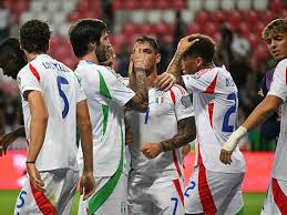 Italy lead nine-goal thriller; Scotland in control vs Belarus