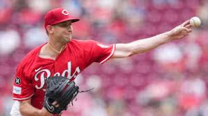 Nick Lodolo Leaves Reds Game with Groin Injury