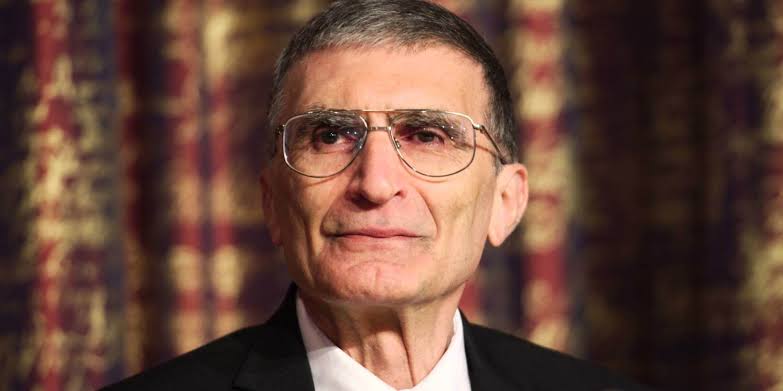 Tanıyalım Öğrenelim: Aziz Sancar Kimdir? - ArfBot Blog