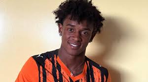 Shakhtar Donetsk anuncia a contratação do atacante Bruninho, de 17 anos, joia do Athletico-PR
