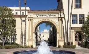 Paramount denuncia que proceso de compra de Warner Bros favorece a Netflix: CNBC • Negocios