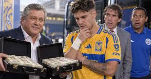 Tigres quiere a Emiliano Gómez y puede ofrecerle más que América y Cruz Azul
